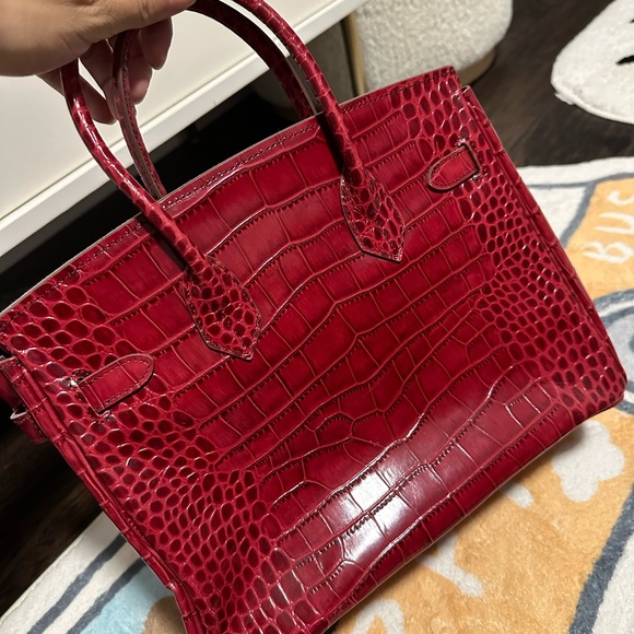 House of Hello:I am not Hermes - Picture 4 of 8